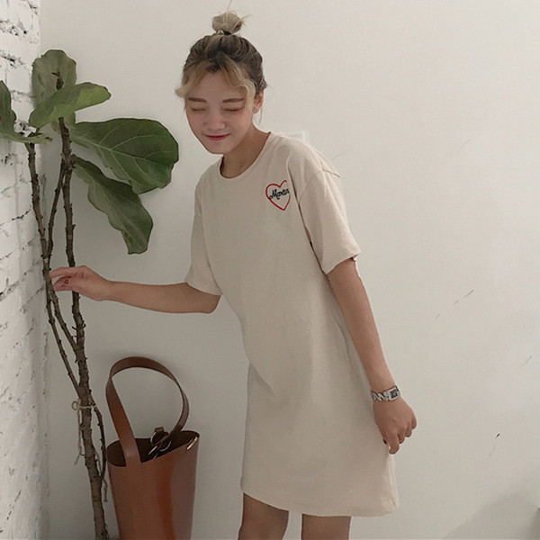 Καθημερινά κυρίες που χιτώνα + καρό φούστα