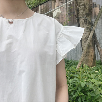 Φρέσκα καλοκαιρινό φόρεμα για τις κυρίες σε κίτρινο και λευκό, ευρύ μοντέλο