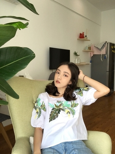 Φρέσκα κυρία μεγάλη μπλούζα με 3/4 μανίκια σε λευκό και κίτρινο με floral κεντήματα