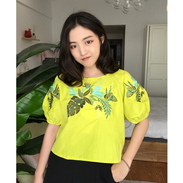 Φρέσκα κυρία μεγάλη μπλούζα με 3/4 μανίκια σε λευκό και κίτρινο με floral κεντήματα