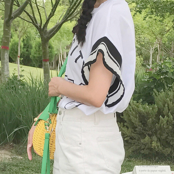 Οι γυναίκες κομψό Ζακέτα σε μαύρο και άσπρο - πλάτος και επιγραφές