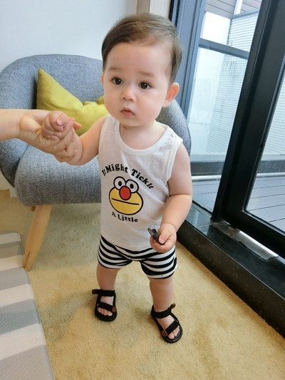 Детски потник за момчета с анимационно изображение в бял, син и жълт цвят