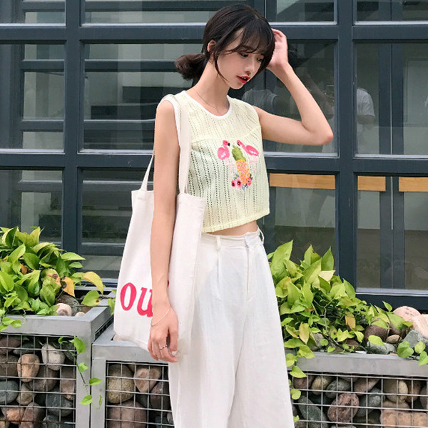 οροφή της δεξαμενής Κομψή μικρή κυρίες λευκό και κίτρινο χρώμα με κέντημα