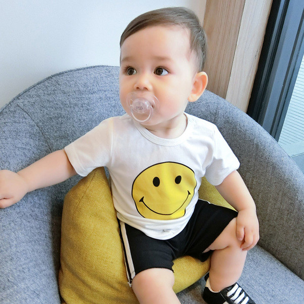 Παιδική λευκή μπλούζα με κοντό μανίκι και κολάρο σε σχήμα O με εικόνα