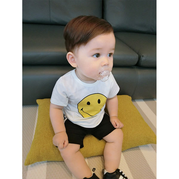 Παιδική λευκή μπλούζα με κοντό μανίκι και κολάρο σε σχήμα O με εικόνα