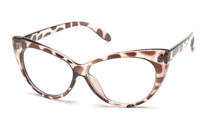 Μεγάλη κυρίες γυαλιά με σαφείς φακούς και ενδιαφέρον σχήμα του σκελετού