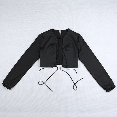 μπλούζα μοναδική και πολύ κομψή κυρία με ανοιχτό ντεκολτέ και μακριά μανίκια