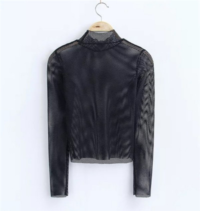 Μεγάλη κυρίες ματιών μπλούζα με μακριά μανίκια σε μαύρο και άσπρο έκδοση