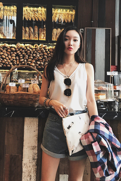 Κυρίες σατέν γιλέκο σε καφέ, λευκό και μαύρο - μεγάλη μοντέλο