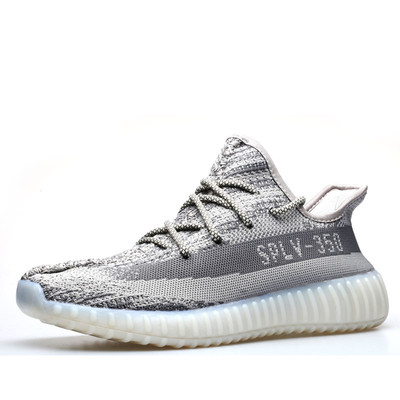 Πολύ άνετο και πολύ μοντέρνο αρσενικό αναπνέει παπούτσια