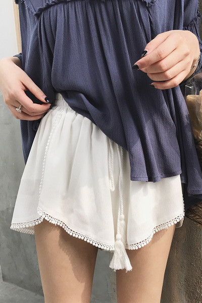 σορτς Φρέσκα καλοκαίρι γυναικών σε μαύρο και άσπρο