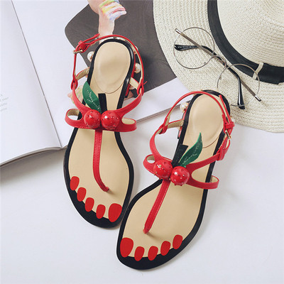 Μοναδική γυναικεία σανδάλια με πολλά ενδιαφέροντα διακοσμητικά λουλούδια