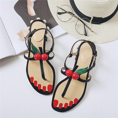 Μοναδική γυναικεία σανδάλια με πολλά ενδιαφέροντα διακοσμητικά λουλούδια