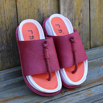 Καουτσούκ παντόφλες στο χέρι σε διάφορα χρώματα για τους άνδρες και τις γυναίκες