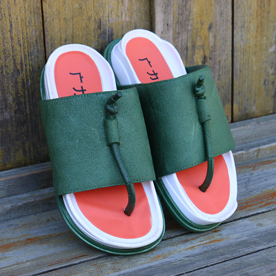 Καουτσούκ παντόφλες στο χέρι σε διάφορα χρώματα για τους άνδρες και τις γυναίκες