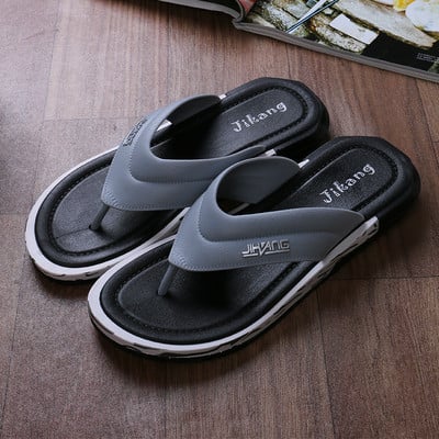 παντόφλες ανδρών στο έδαφος κατάλληλο για ζωή σε διάφορα χρώματα