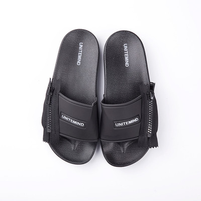 Καουτσούκ παντόφλες για τους άνδρες με φερμουάρ σε μαύρο χρώμα