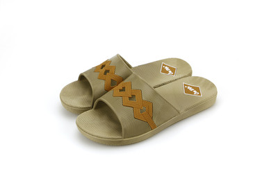 Мъжки гумени чехли в няколко цвята, подходящи за ежедневие