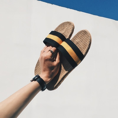 Ανδρών παραλία παντόφλες σε μαύρο και πορτοκαλί