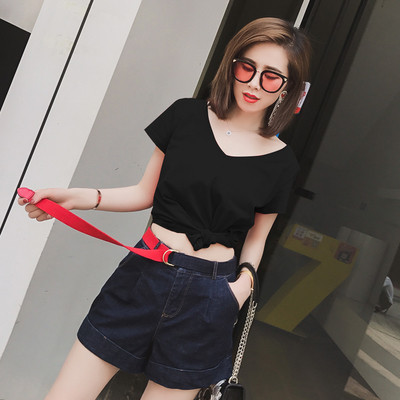 Μεγάλη καθαρό πουκάμισο με κοντά μανίκια μεγάλη V-neck