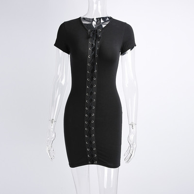 Πολύ κομψό κυρίες φόρεμα κατάλληλο για κάθε περίσταση με ενδιαφέρουσες συνδέσεις