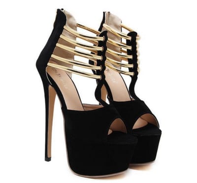 Μοναδικό και πολύ κομψό κυρίες σανδάλια με ψηλά τακούνια με ενδιαφέροντα διακοσμητικά χρυσό