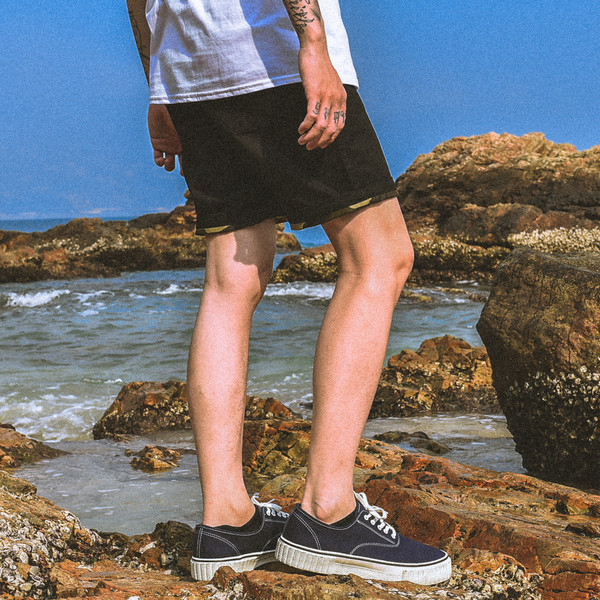 Ανδρικά Σορτς καθημερινά σε μαύρο, μπλε και γκρι χρώμα