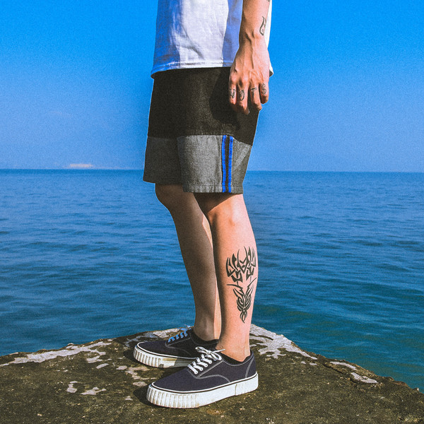 σορτς περιστασιακή ανδρών σε μαύρο και μπλε