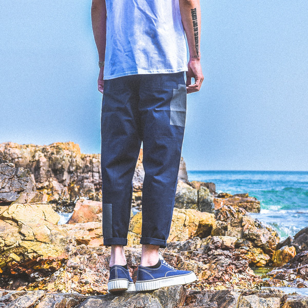 Παντελόνια Casual των ανδρών σε μια μεγάλη στυλ σε τρία χρώματα