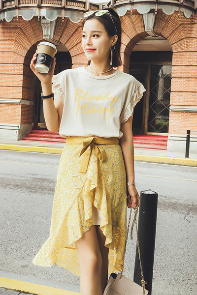 Ενδιαφέρουσες κυρίες φόρεμα με ασύμμετρο μήκος κατάλληλο για καθημερινή + σεξ