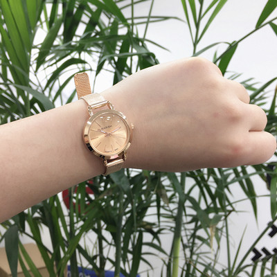 Γυναικείο μεταλλικό ρολόι σε χρυσό και ασημί χρώμα