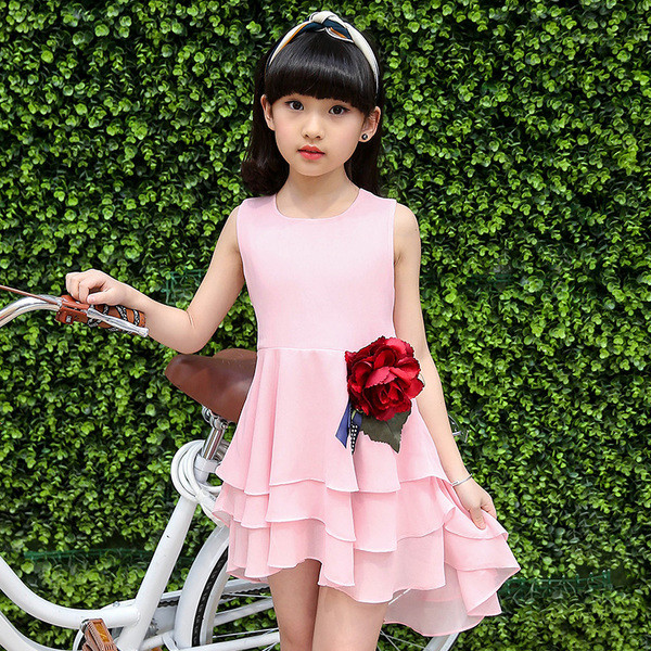 όμορφα φορέματα για παιδιά σε τρία χρώματα μαύρο, κόκκινο και λευκό τριαντάφυλλα