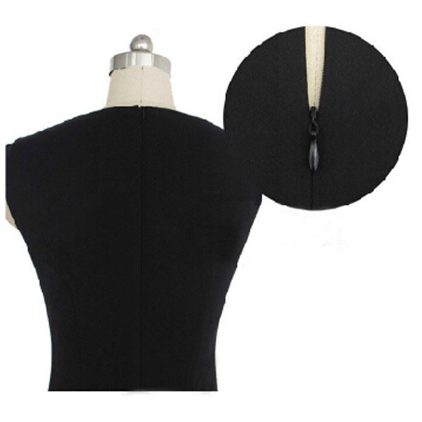 Стилна елегантна къса черна рокля с дантела и цип отзад