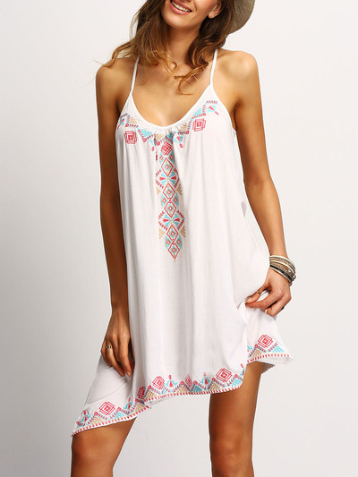 Ενδιαφέρουσες κυρίες φόρεμα με πολύχρωμα λουλούδια - κατάλληλο για κάθε περίσταση