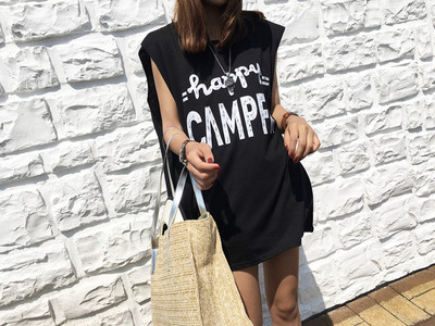 Κομψό κυρίες μακρύ γιλέκο σε μαύρο και άσπρο