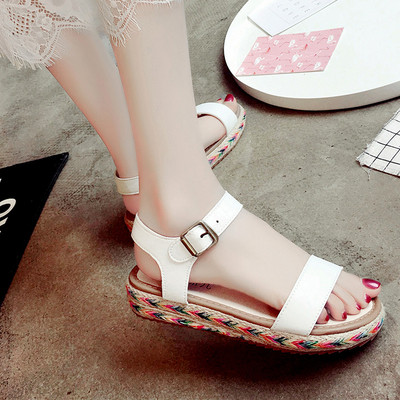 Дамски летни сандали с цветна и удобна подметка