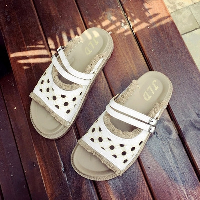 Γυναικείες παντόφλες με λευκά και πράσινα λουράκια με άνετη σόλα