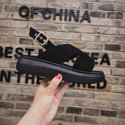 Γλυκό κυρίες σανδάλια σε μαύρο και γκρι με σταυρωμένα τα λουριά