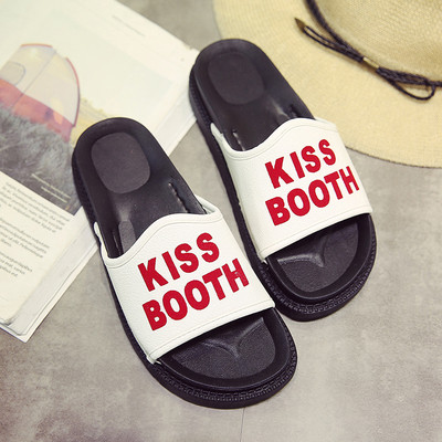 Κομψές Γυναικείες παντόφλες μαύρες και κίτρινες με γράμματα