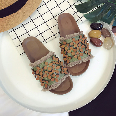 Γυναικείες παντόφλες με διακόσμηση - λουλούδια, σε δύο χρώματα