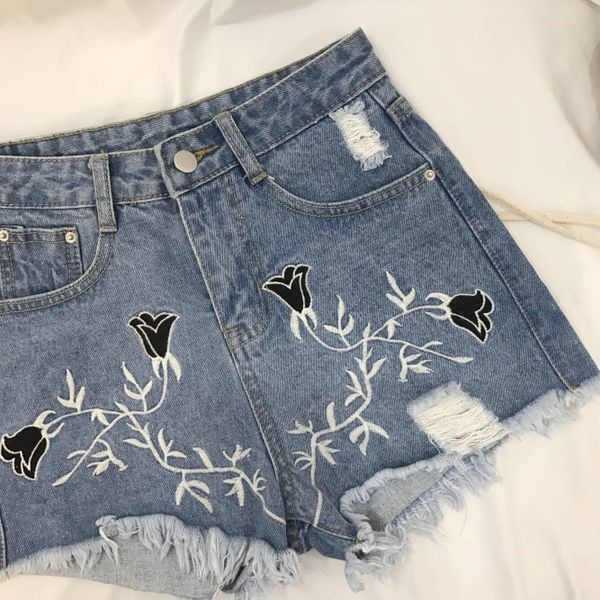 Κυρίες σορτς σε μπλε, με υψηλή μέση και κέντημα