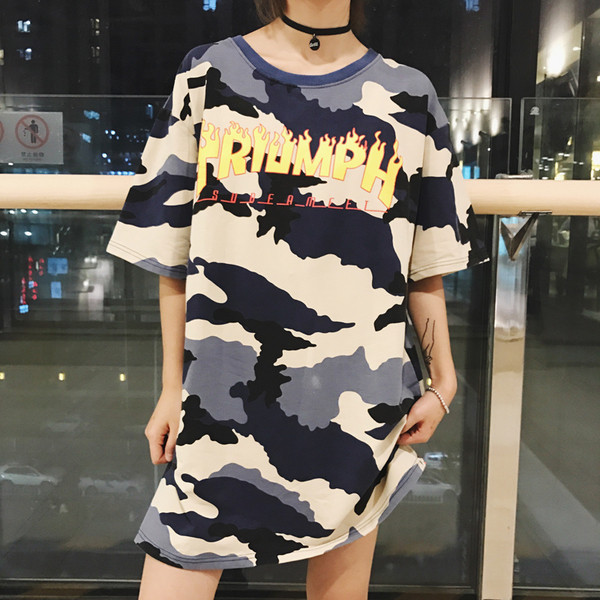 Κομψό κυρίες Ζακέτα με μια επιγραφή στο ελεύθερο