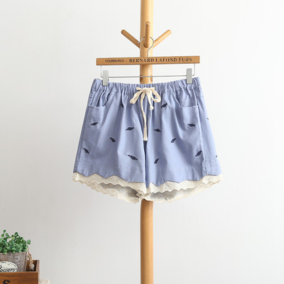 Άνετα σορτς για τις γυναίκες σε τρία χρώματα με κέντημα