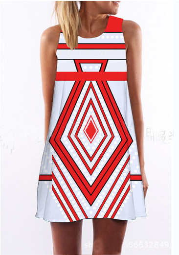 Πολλές όμορφες κυρίες σύντομη καθημερινή φόρεμα με πολύχρωμα 3D στοιχεία