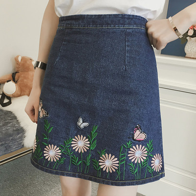 Σύγχρονη κυρίες φούστα με ψηλή μέση και κεντημένο σε δύο χρώματα