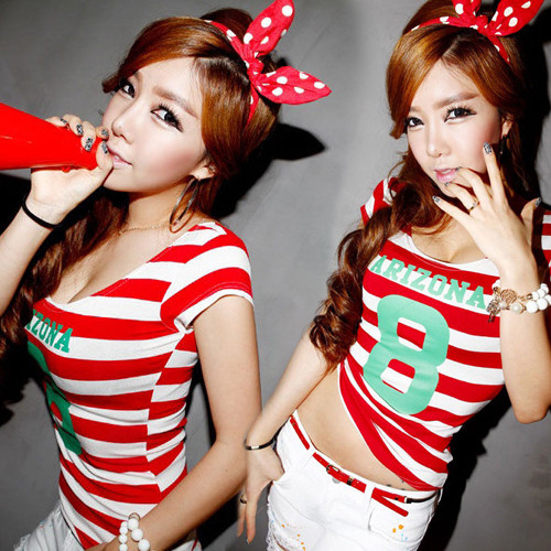 Πολύ κομψό κυρίες μπλούζα σε κόκκινο και άσπρες ρίγες