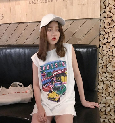 πουκάμισο του αθλητισμού των γυναικών σε λευκό, πράσινο και κίτρινο