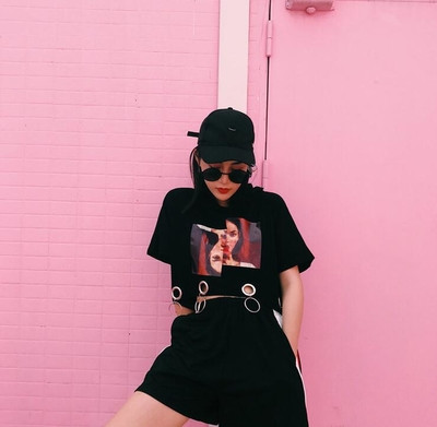 Κυρίες κοντή μπλούζα με 3/4 μανίκια και δαχτυλίδια διακόσμησης Metalko