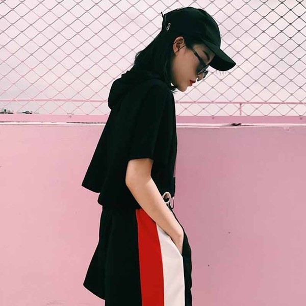 Κυρίες κοντή μπλούζα με 3/4 μανίκια και δαχτυλίδια διακόσμησης Metalko