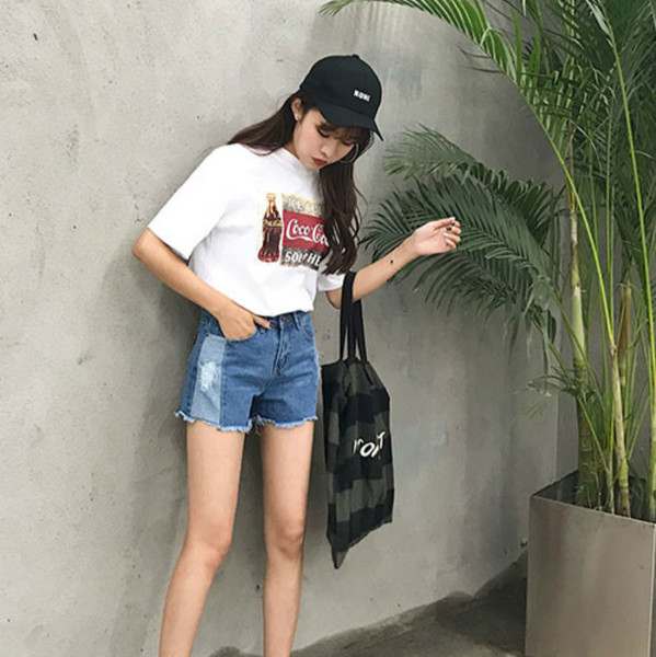 σορτς σύγχρονες γυναίκες στην ιριδίζουσα